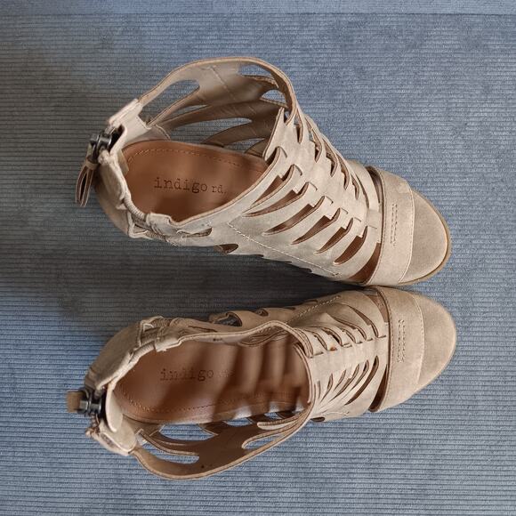 Indigo Rd. Women's Perky Perforated Zip Up Block Heel Sandals In Latte US Size 7 - Picture 6 of 9